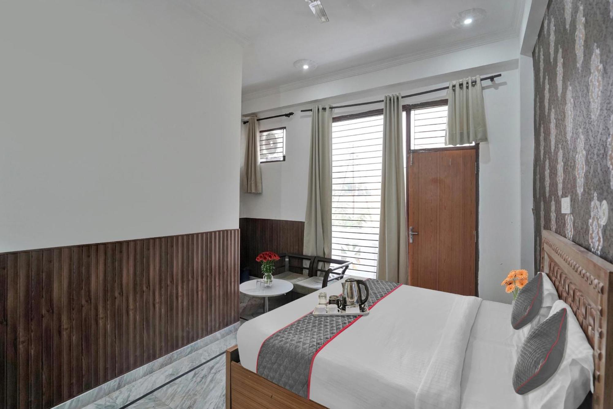Collection O Samira Residency Near Botanic Garden Of Indian Republic Hotel Noida Exterior photo
